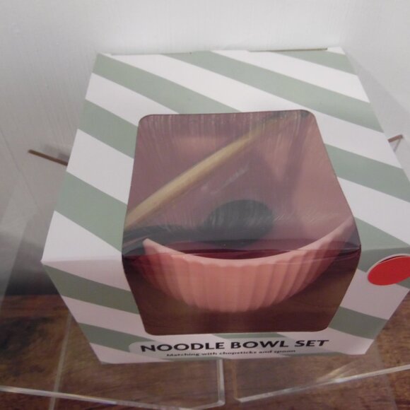 Noodle Bowl Set Matching With Chopsticks & Spoon Pink - Picture 2 of 5